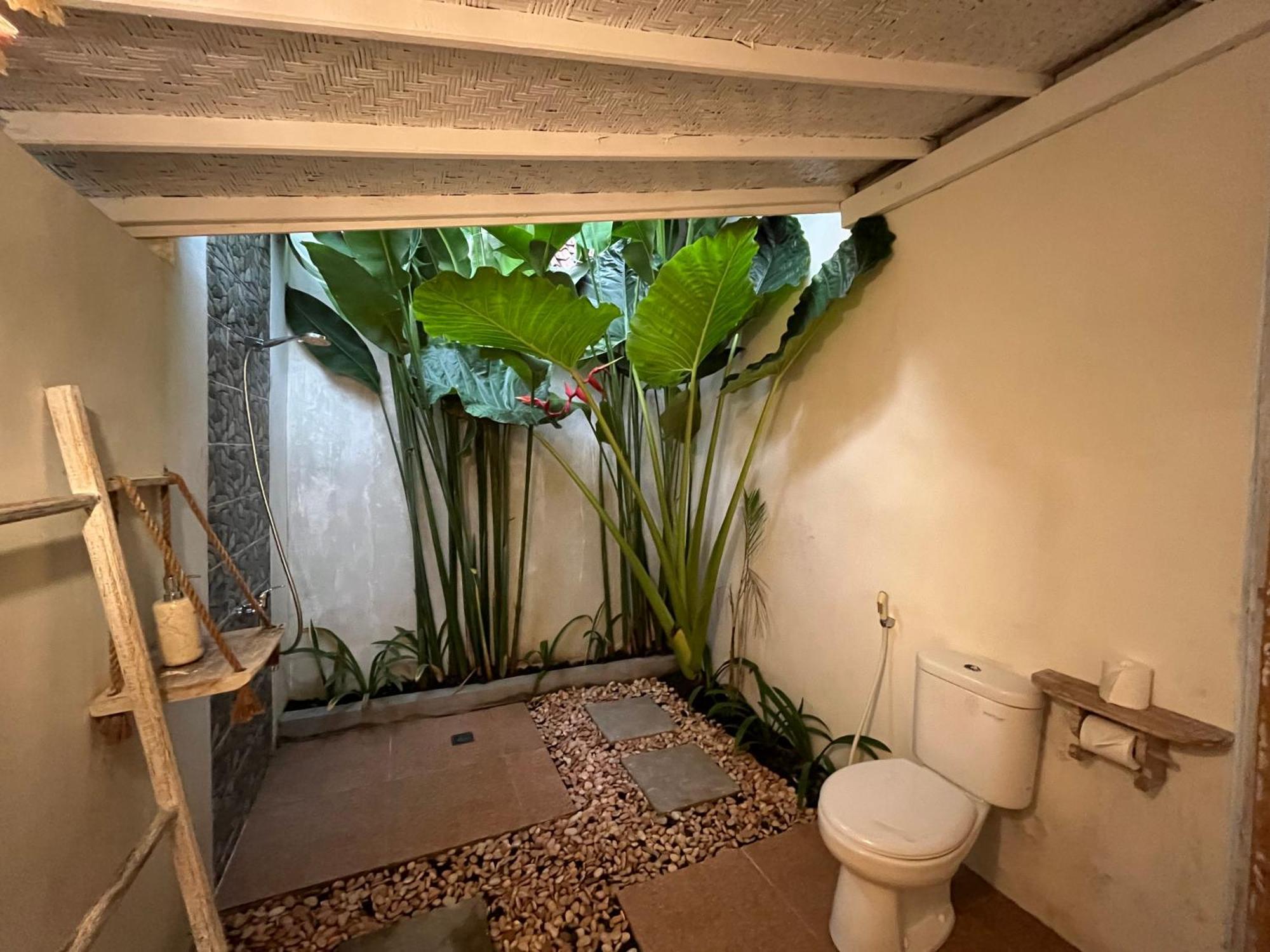 Penida West Palm Cottage Toyapakeh Exterior photo